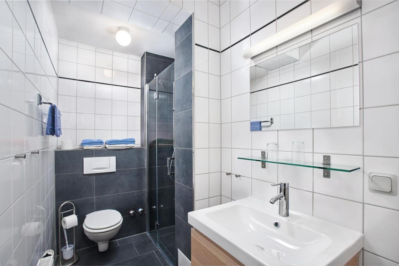 Ferienwohnungen Haus Am Deich Prerow Exterior foto