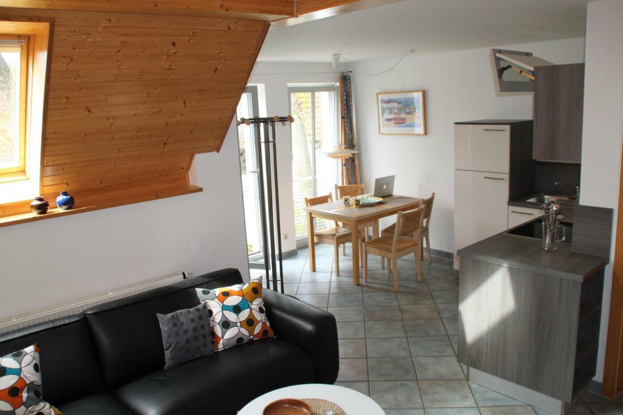 Ferienwohnungen Haus Am Deich Prerow Exterior foto